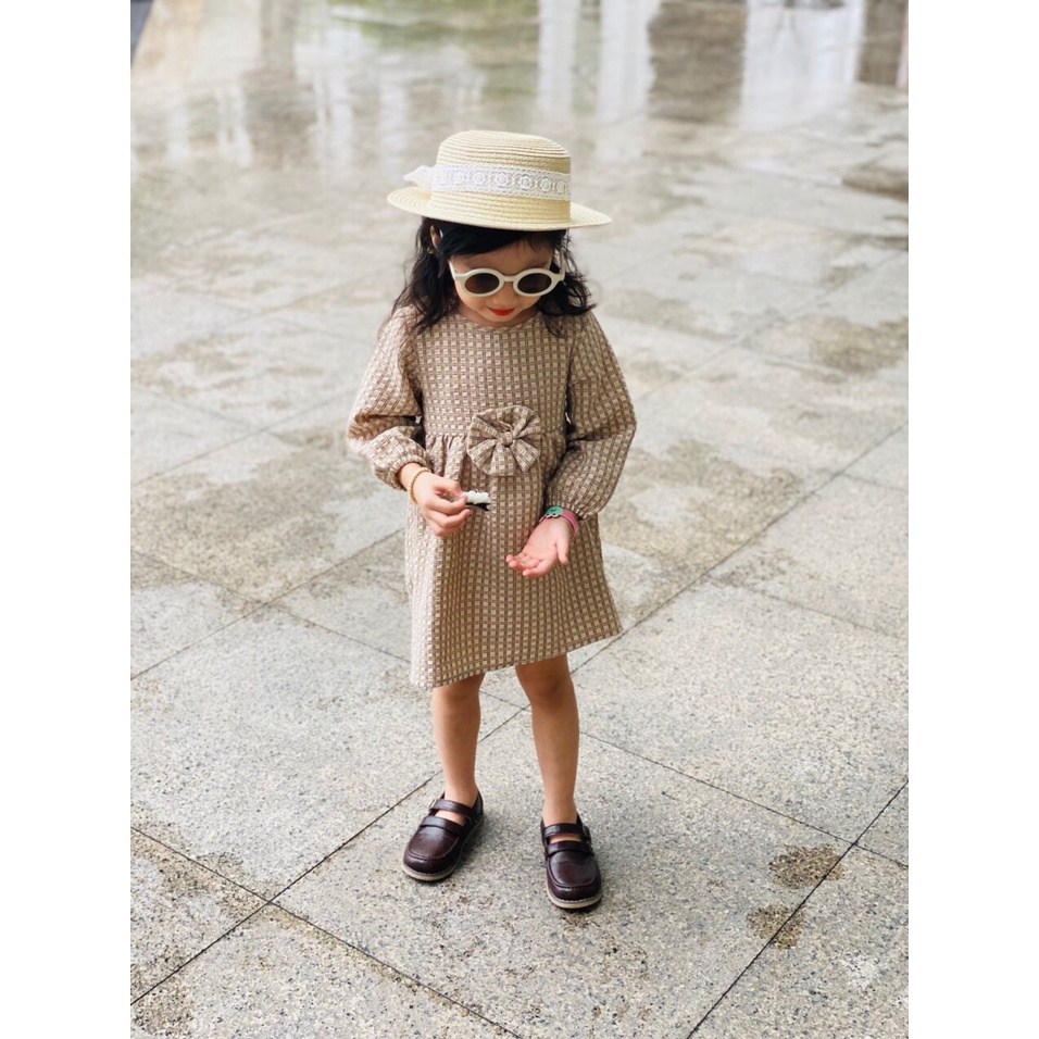váy kẻ dài tay bé gái có nơ, lên form xinh, dễ mặc. Size 1-8T, cho bạn 9-25kg