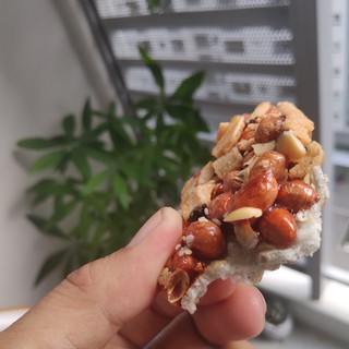 Kẹo đậu phộng phủ dừa khô size trung