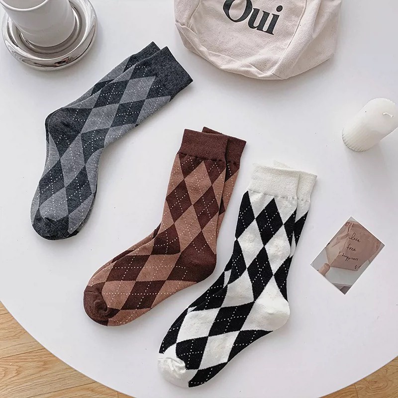 ( New) Đôi tất nữ 3 màu họa tiết kẻ sọc trendy dài trên mắt cá chân