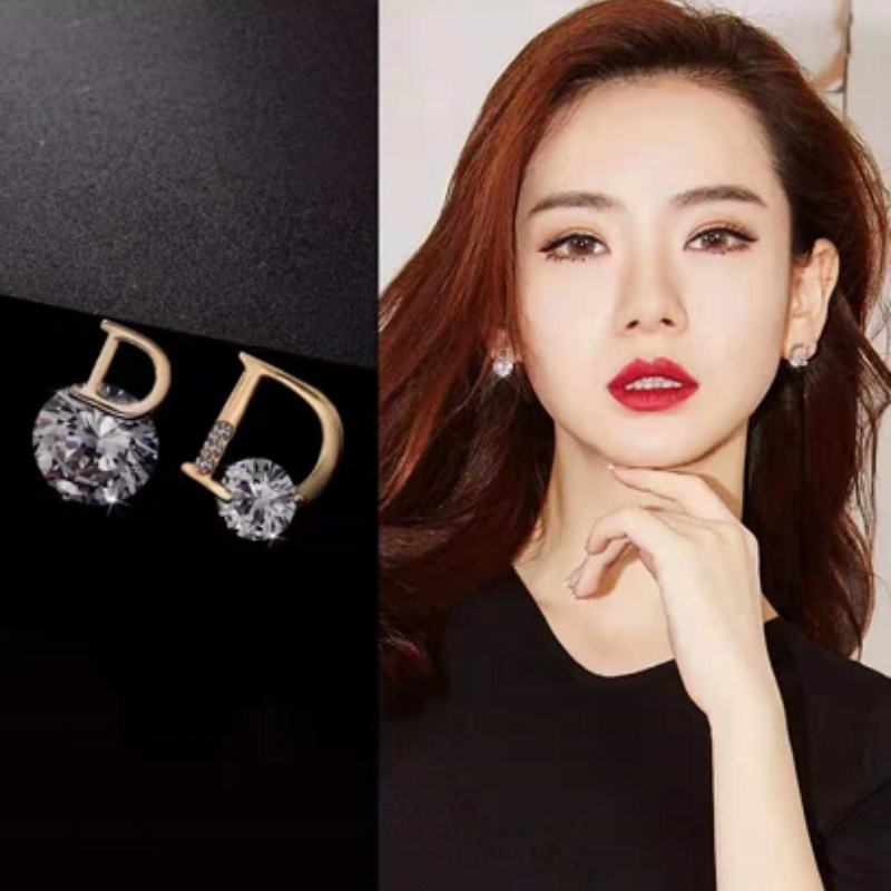 Khuyên tai nhỏ phong cách Hàn Quốc thời trang xinh xắn