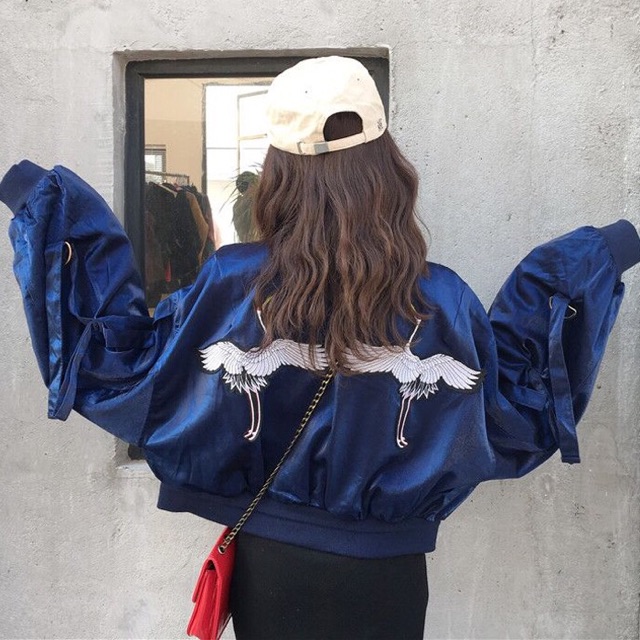 [Mã WAUP12 hoàn 15% xu đơn 150k] (Order-ảnh thật cuối) AD14- Áo khoác Croptop thêu hình Hạc Chic Style sành điệu nữ tính | BigBuy360 - bigbuy360.vn