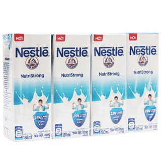 Lốc 8 hộp sữa tiệt trùng có đường Nestlé NutriStrong 180ml