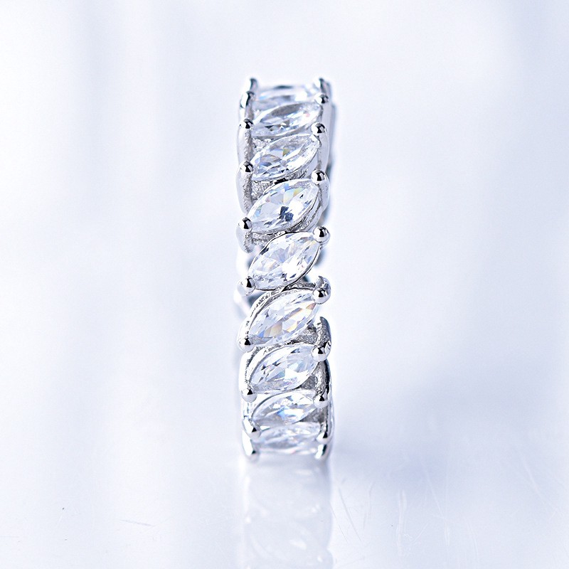 Nhẫn Đeo Tay Kim Loại Đính Đá Lấp Lánh Thời Trang Cho Nữ