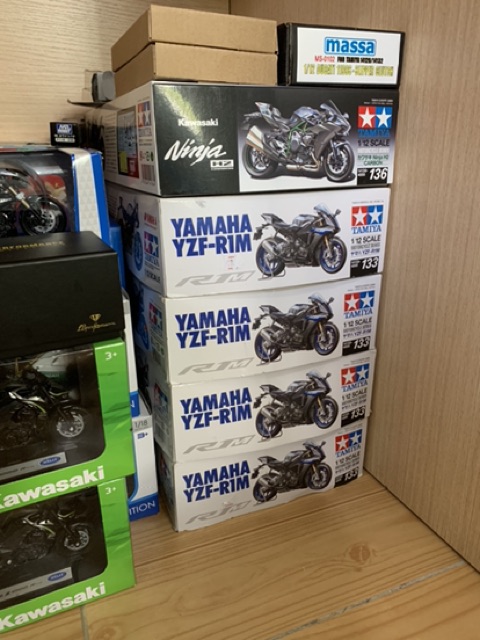 Xe mô hình môtô tamiya yamha R1M 1/12