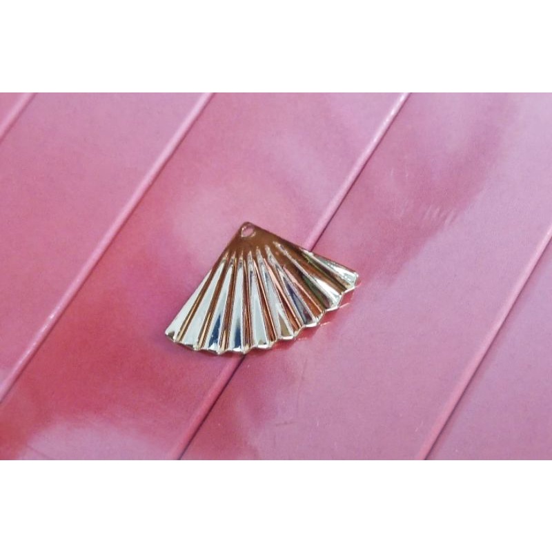 Charm xỏ DIY hình cánh quạt xoè cao cấp làm vòng handmade
