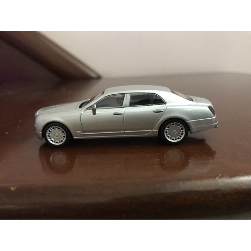 Xe kyosho 1/64 bentley mullsanne.