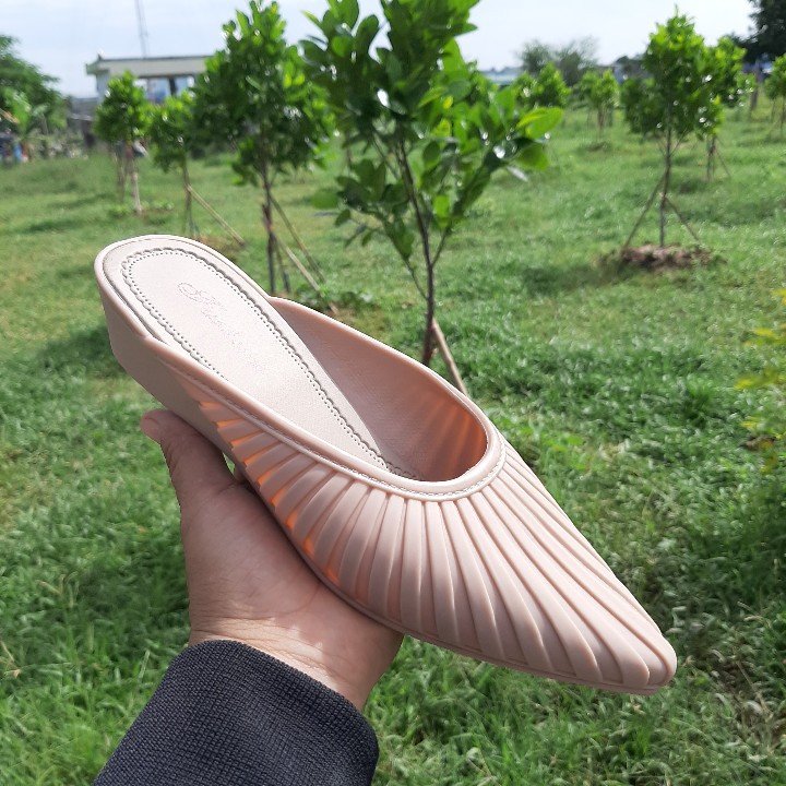 DÉP NHỰA NỮ BÍT MŨI A625