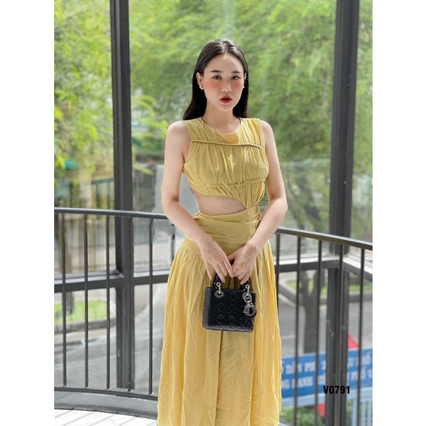 Váy đũi khoét eo