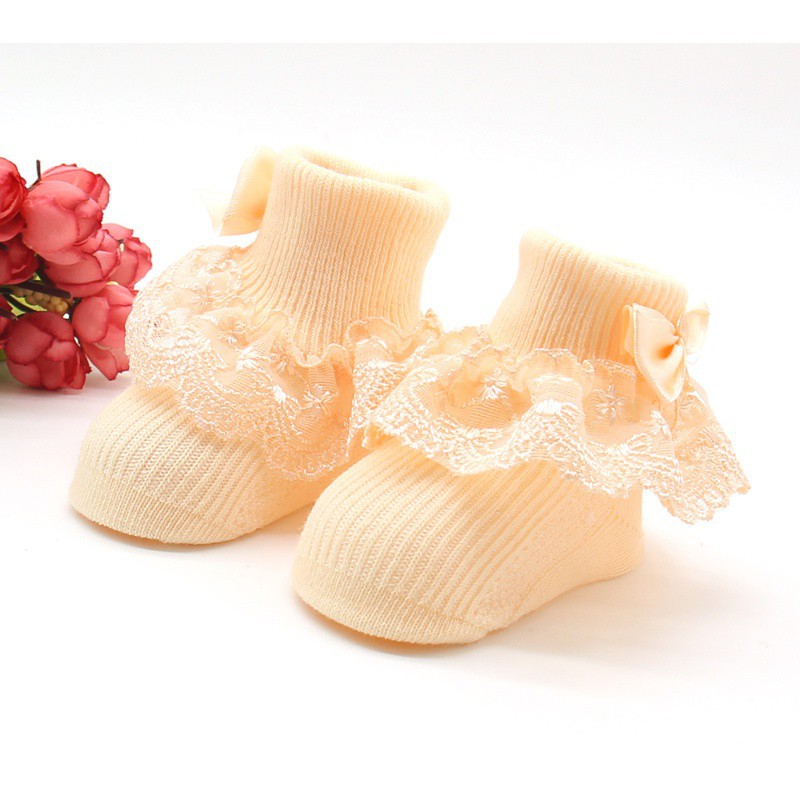 Ủng đi chân phối ren cho bé