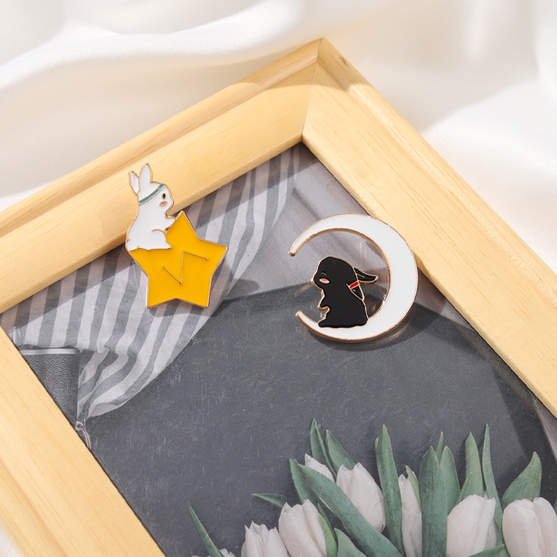 Ghim cài áo QIHE JEWELRY trang trí túi xách quần áo hình thỏ đen trắng dành cho nữ