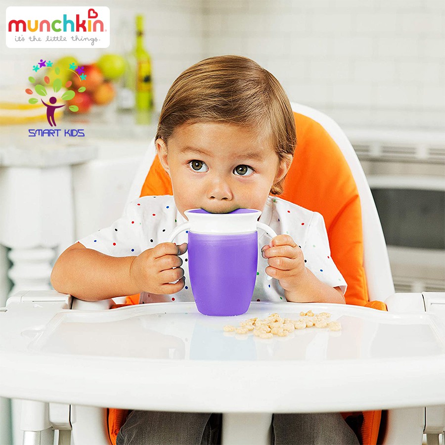 CỐC TẬP UỐNG 360 ĐỘ CHỐNG ĐỔ MUNCHKIN CÓ NẮP 207ML