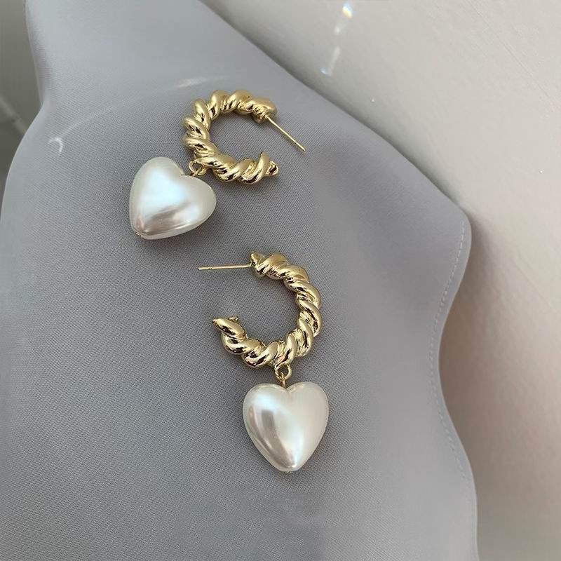 Gorgeous White Pearl Heart Drop Earrings for Women Korean Style 2021 Broncos New Jewelry Statement Luxury