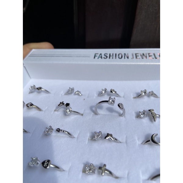 sỉ hộp 24 nhẫn thời trang