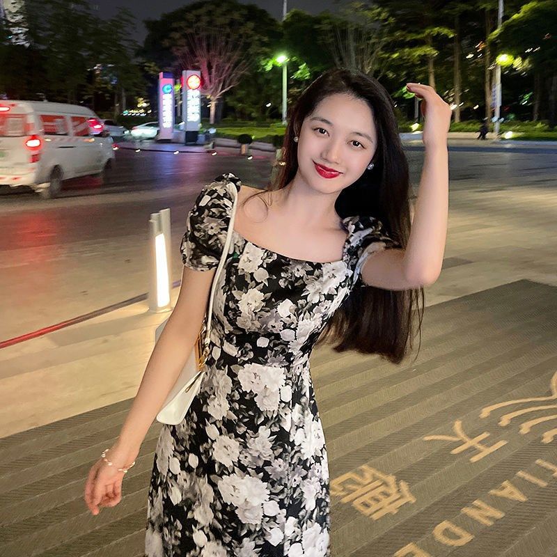 Đầm Tay Phồng Cổ Vuông Họa Tiết Hoa Phong Cách Retro Pháp