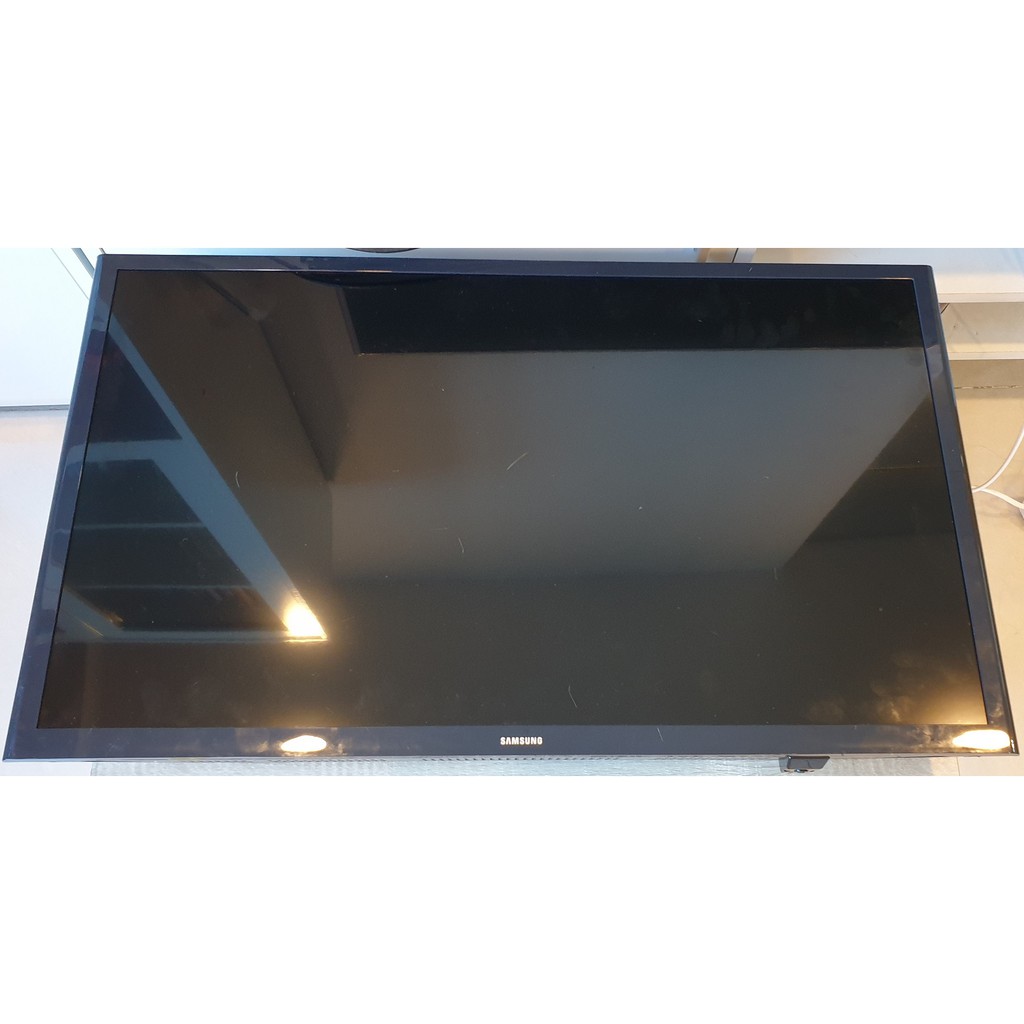 [Thanh lý] Smart Tivi Samsung 32 inch UA32J4303 còn mới, tốt