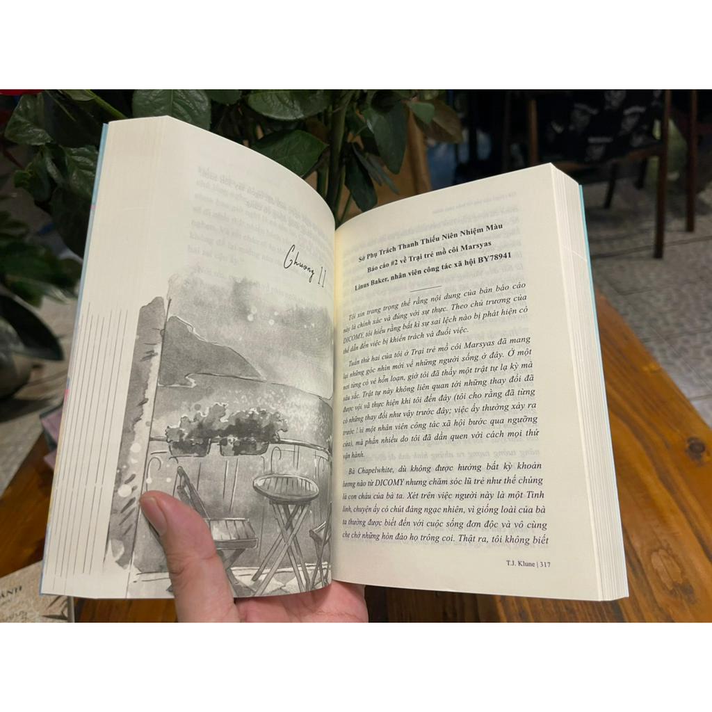Sách - Ngôi Nhà Bên Bờ Biển Xanh Thẳm – TJ Klune – Jack Frogg dịch – Asbooks – AZ Vietnam – NXB Thế Giới (Bìa mềm)
