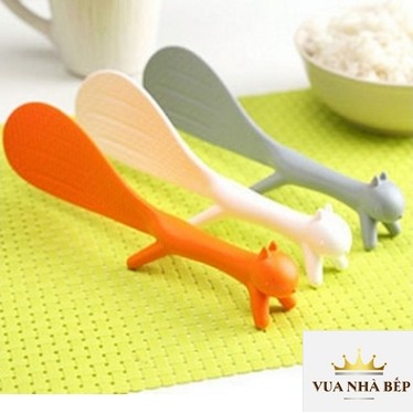 Thìa Xới Cơm Tiện Dụng Hình Con Sóc Giao Màu Ngẫu Nhiên vuanhabep