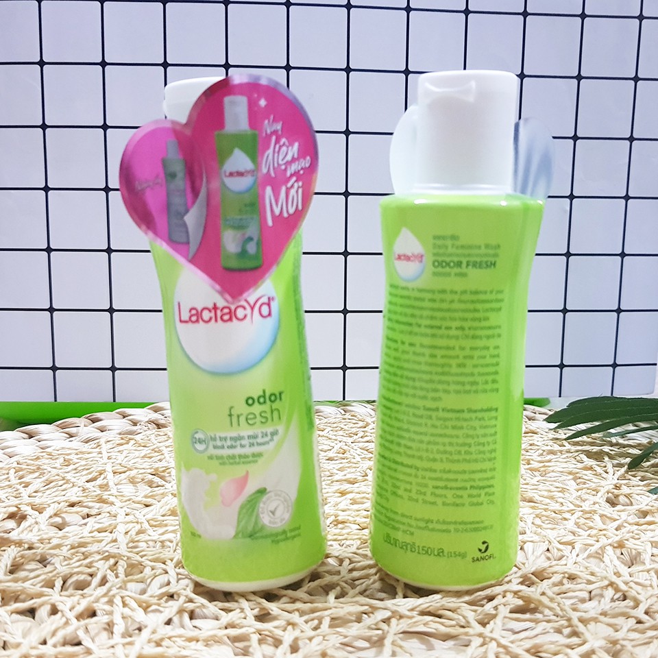 [BAO BÌ MỚI] Dung Dịch Vệ Sinh Phụ Nữ Lactacyd Tinh Chất Trầu Không Và Hoa Hồng 150ml - 8936123410131