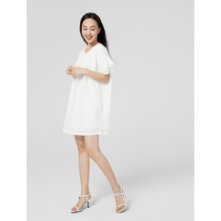 Váy đầm trắng dáng xòe