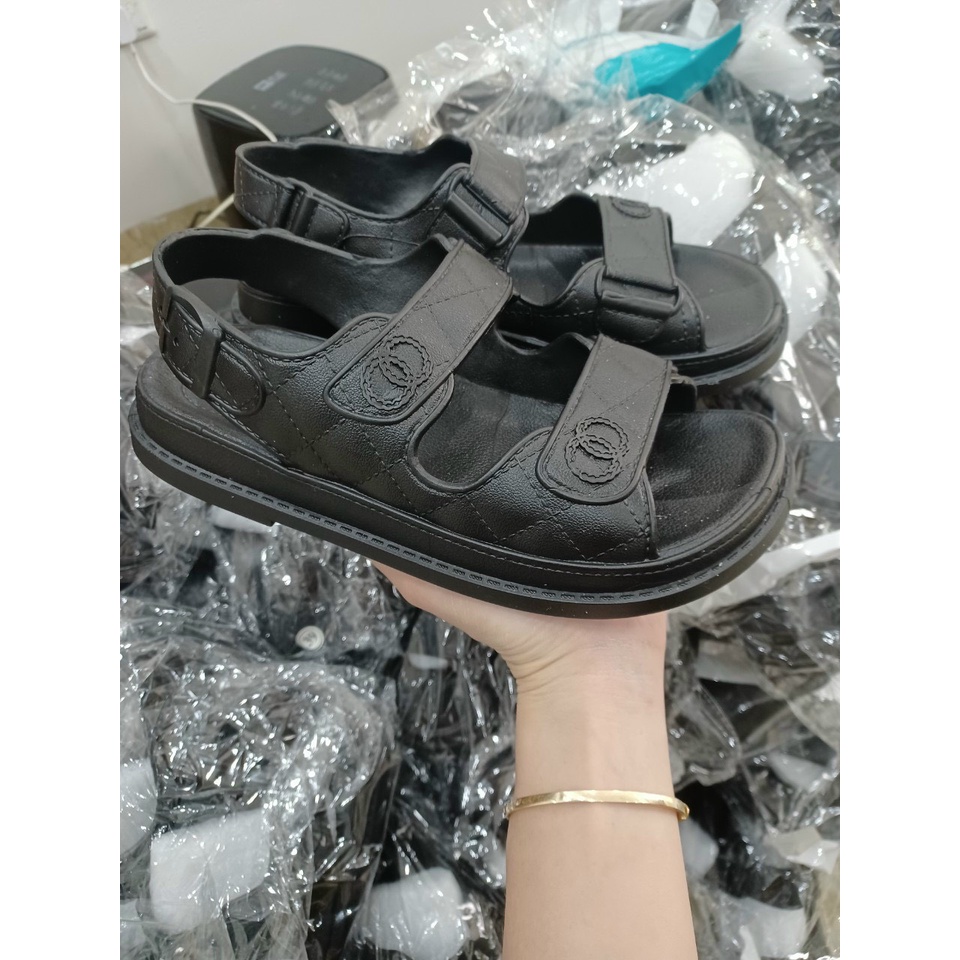 Giày sandal nữ quay ngang đế bằng