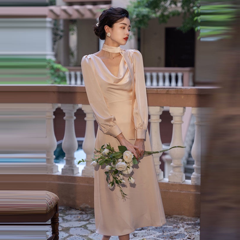 Đầm Xòe Tay Dài Vải Satin Màu Rượu Champagne Phong Cách Pháp Cổ Điển Thời Trang Mùa Xuân Mới 2022