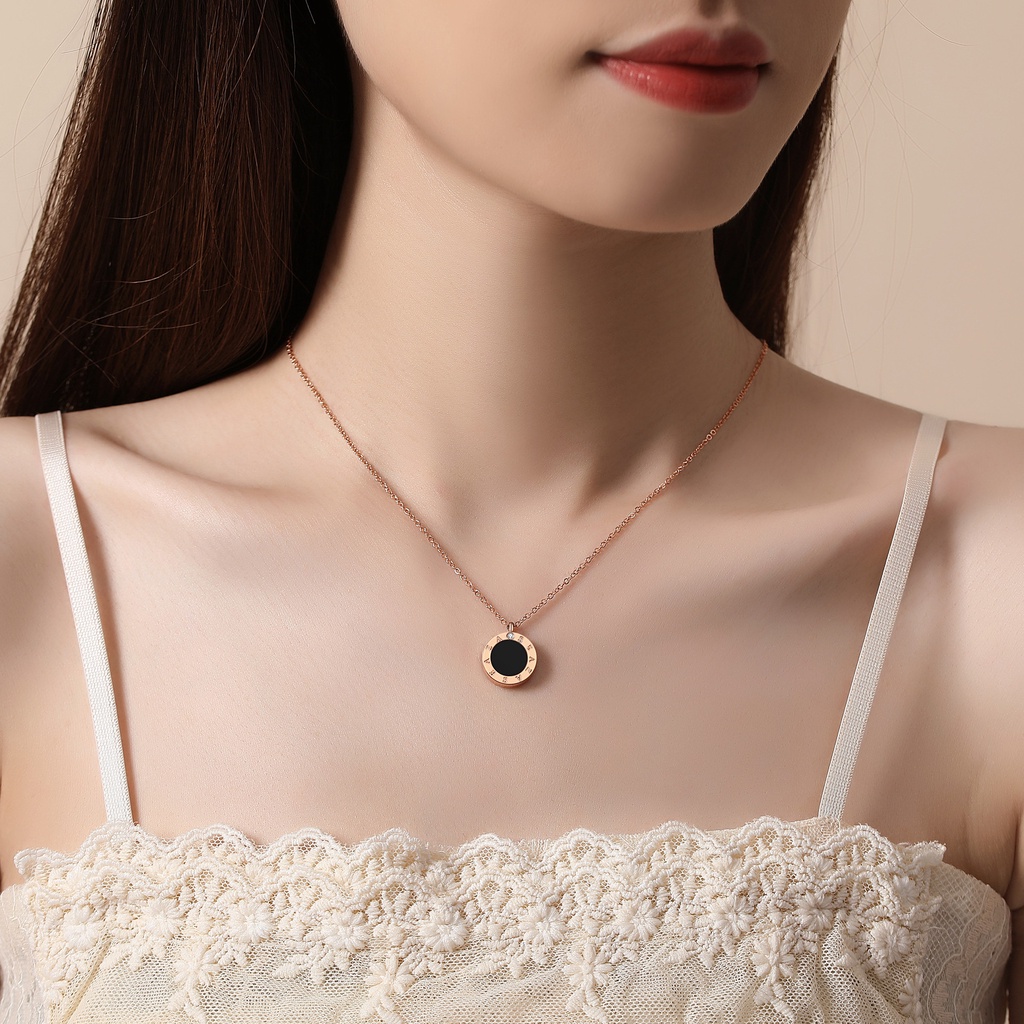 Vòng cổ thép titan mặt số La Mã đính đá thời trang cho nữ