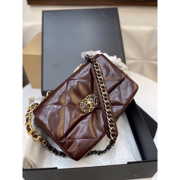 Túi 19 nắp gập da mềm màu đỏ mận size 26cm