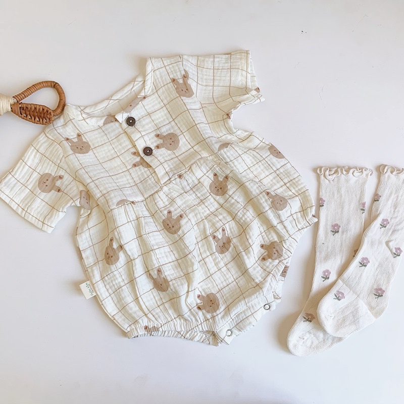 ( Hàng may thủ công - hình thật shop tự chụp ) Body cài núc hoạ tiết chấm bi hoa nhí chất xô muslin mềm mịn cho bé