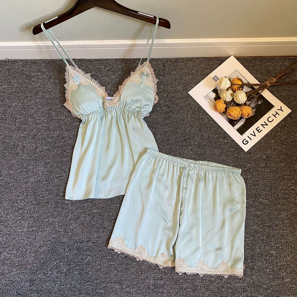 Bộ Đồ Ngủ Hai Mảnh Bằng Lụa Mát Phối Ren Hở Lưng Phong Cách Quyến Rũ Hàng Mới Dành Cho Nữ