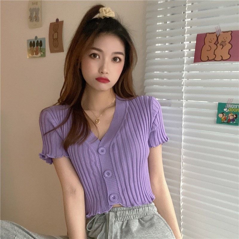Áo croptop thun gân gài nút