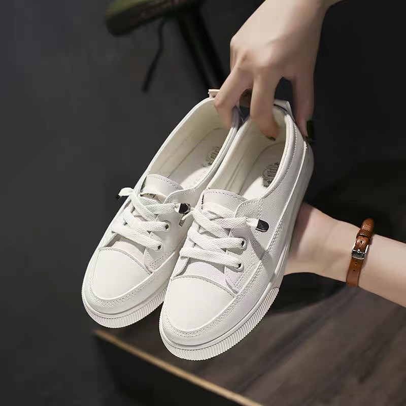 Giày slip on thể thao nữ trắng đế bằng quốc dân ulzzang phối đồ gì cũng đẹp | BigBuy360 - bigbuy360.vn
