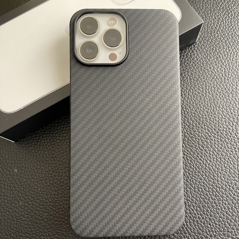 Ốp lưng Pocketo chất liệu Aramid Fiber cho iPhone 12, 13 Sợi Kevlar | Siêu mỏng, siêu bền