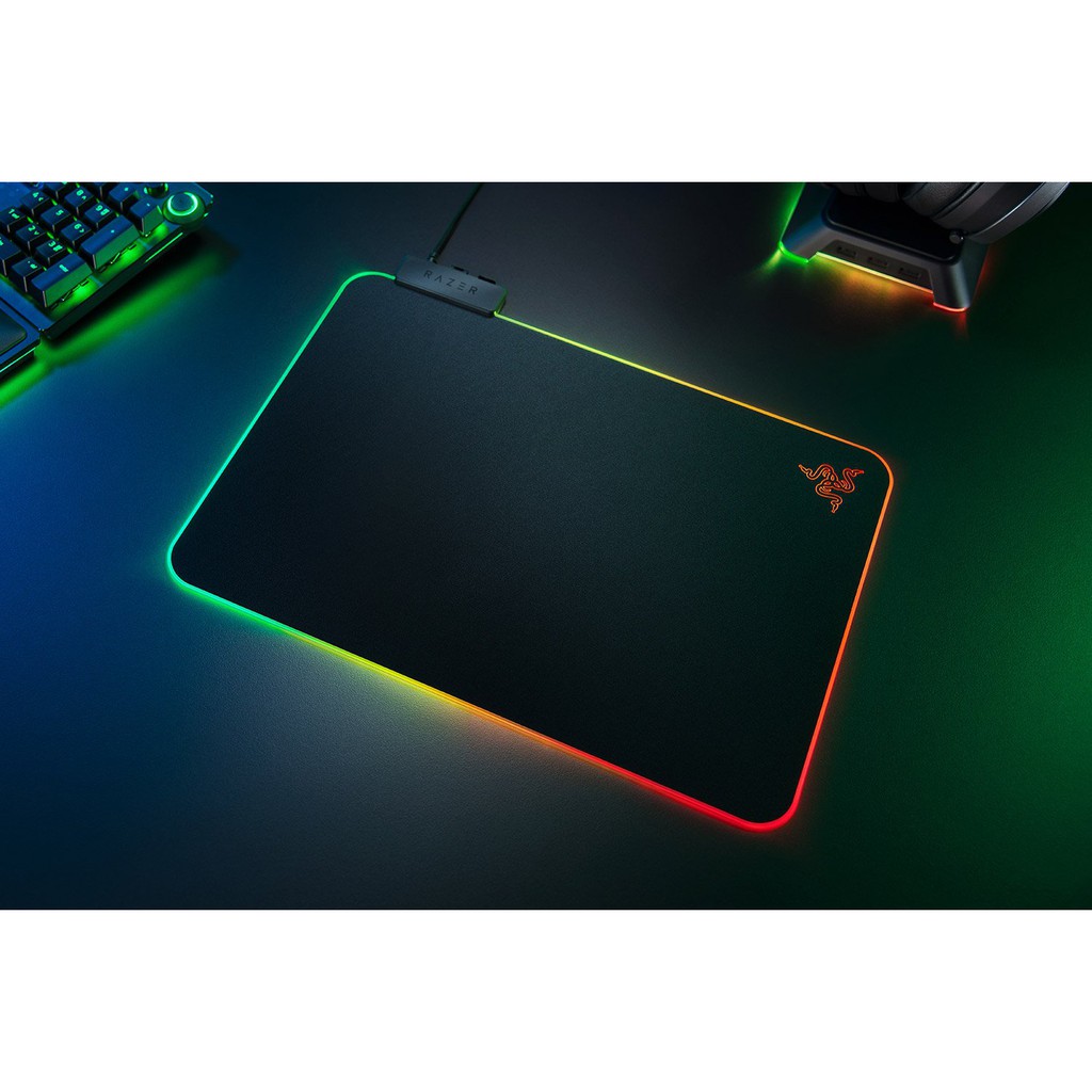 Tấm lót chuột Razer Firefly V2 - Hard Surface Mouse Mat with Chroma - FRML Packaging_RZ02-03020100-R3M1