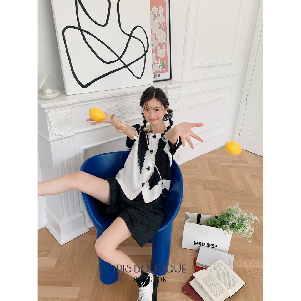 「Hàng sẵn」IRIS BOUTIQUE 22/SS IS151 heart button -Áo sơ mi
