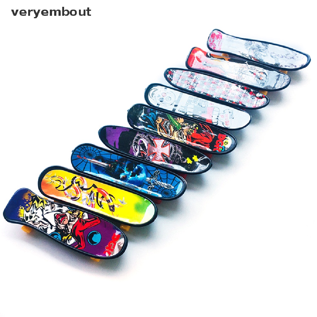 【ut】 1pc Fingerboard Mini Creative Fingertips Skateboard Plastic Finger Skate Scooter .