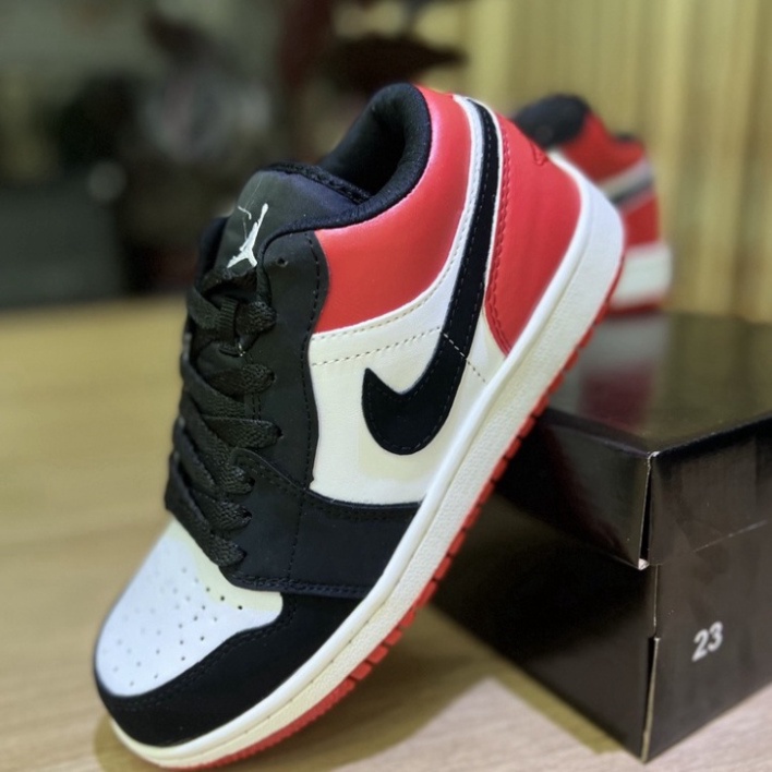Giày Jordan Đỏ Đen Cổ Thấp Nam Nữ, Giày Sneaker JD1 Đỏ Đen  Thời Trang Cao Cấp Hottrend 2023
