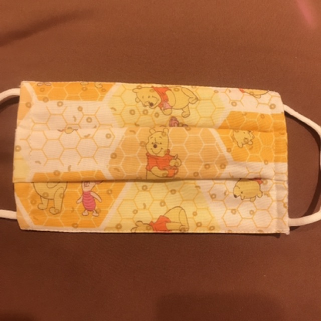 Khẩu trang vải tự may kiểu y tế gấu Pooh | BigBuy360 - bigbuy360.vn