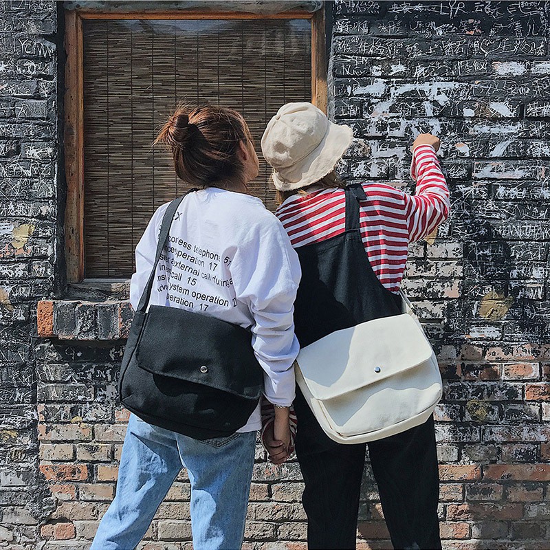 TÚI TOTE ĐEO CHÉO CÓ NẮP UNISEX NAM NỮ - VẢI DỆT CANVAS [ CÓ TÚI CON] MÀU BE - ĐEN - PHONG CÁCH ULZZANG ( TCUL02)