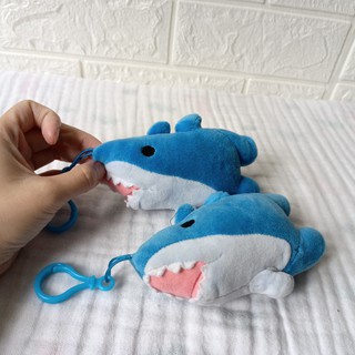 Cá heo xanh móc khóa miniso