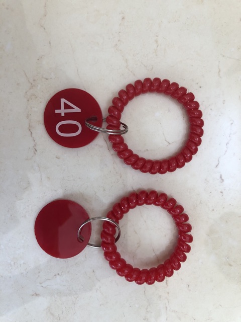 Móc khoá mica đánh số tủ đồ locker bền đẹp