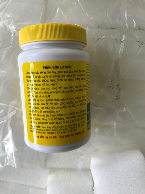 Phân bón lá NPK 20-20-20+ TE. Lọ 100 gam