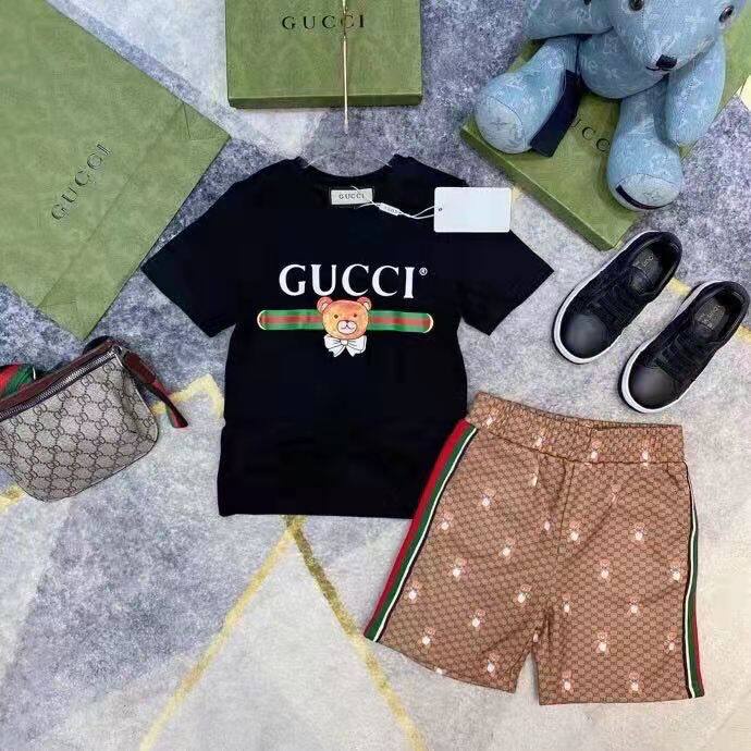 GUCCI Set Áo Thun Ngắn Tay Cổ Tròn + Quần short Thời Trang Cho Bé Trai Gái