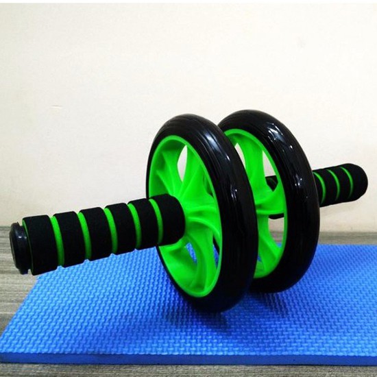 CON LĂN TẬP CƠ BỤNG TẠI NHÀ 2 BÁNH CHẮC CHẮN