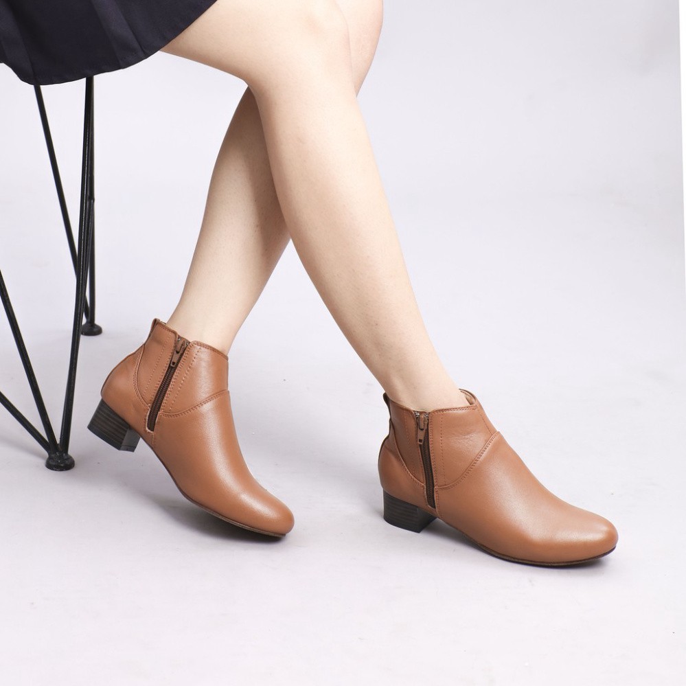 Giày Boot Thấp 3cm Cổ Ngắn 2 Dây Kéo Da Bò Thật Màu Đen P697