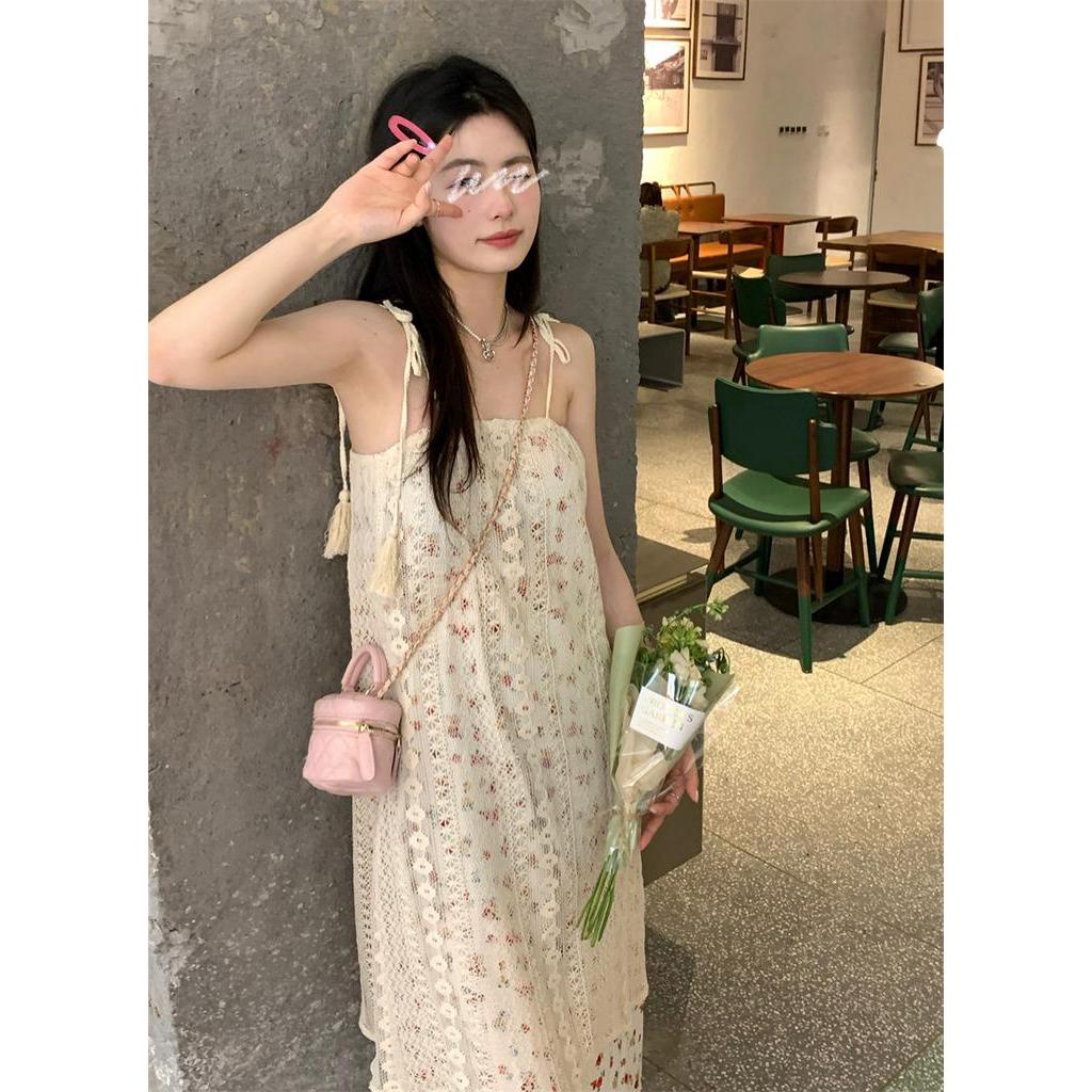 Bộ Đầm Hai Dây Phối Ren Và Áo Khoác Ren Lưới Tua Rua Thời Trang Đi Biển Sành Điệu 63494