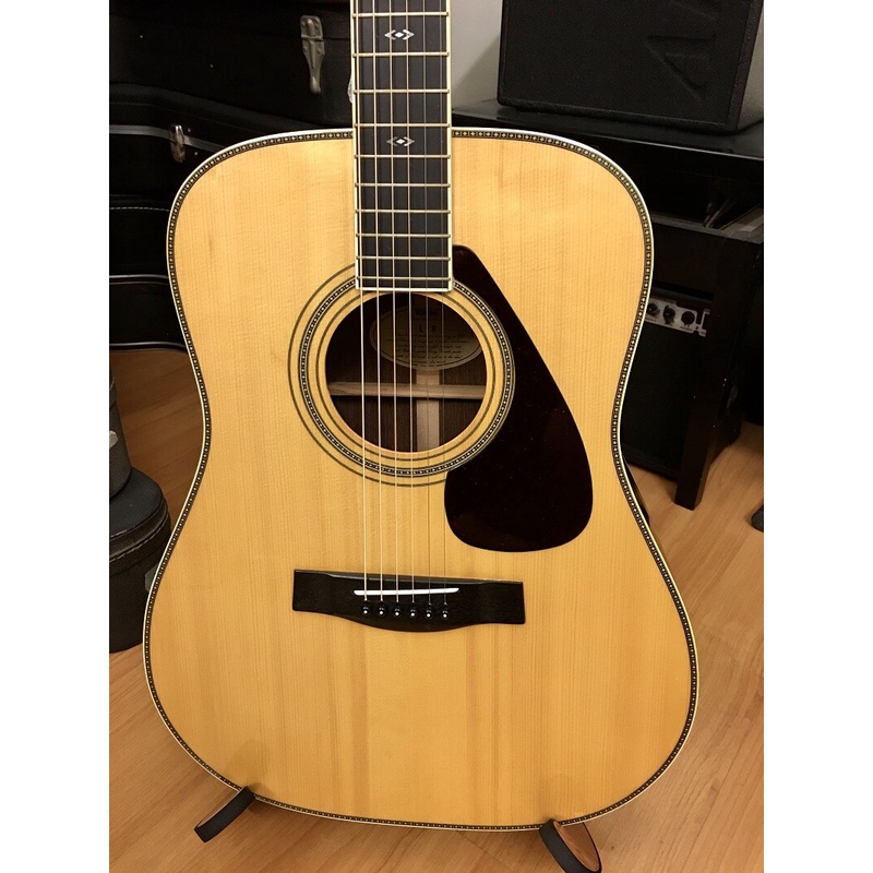 Guitar Acoustic Yamaha L8