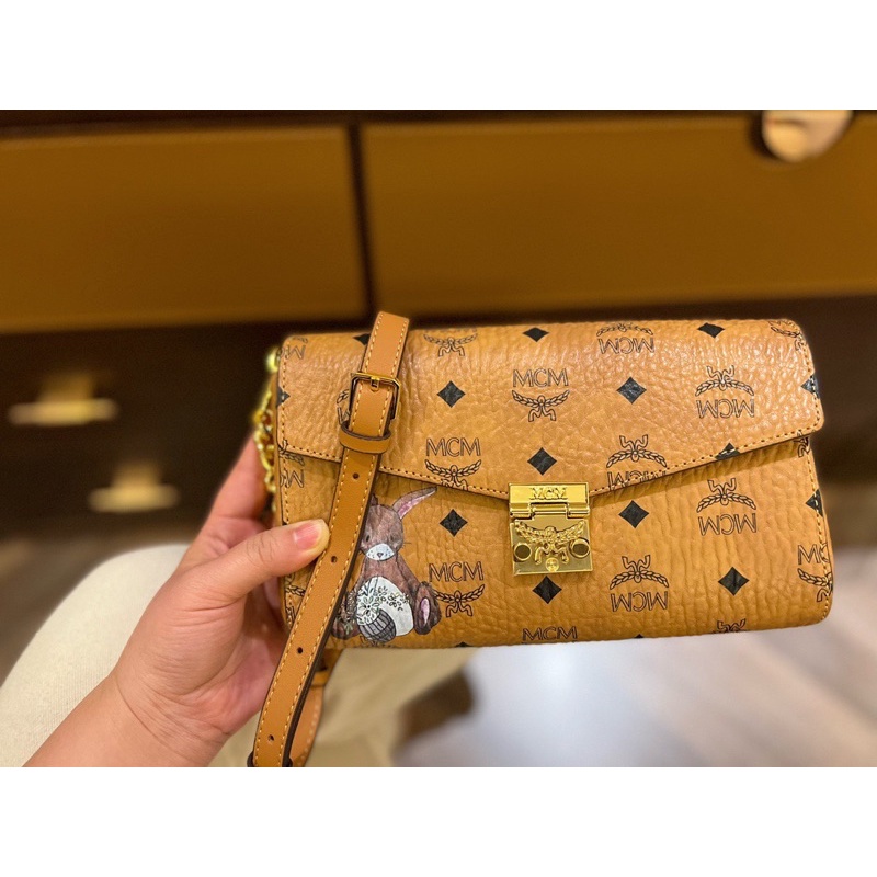 Túi đeo chéo nữ thương hiệu MCM size 23 da thật cao cấp