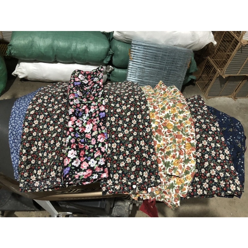 Áo lồng chim khuyên vải hoa giao màu ngẫu nhiên