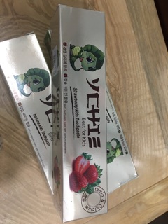 Kem đánh răng trẻ em Hàn Quốc Uchi 75g
