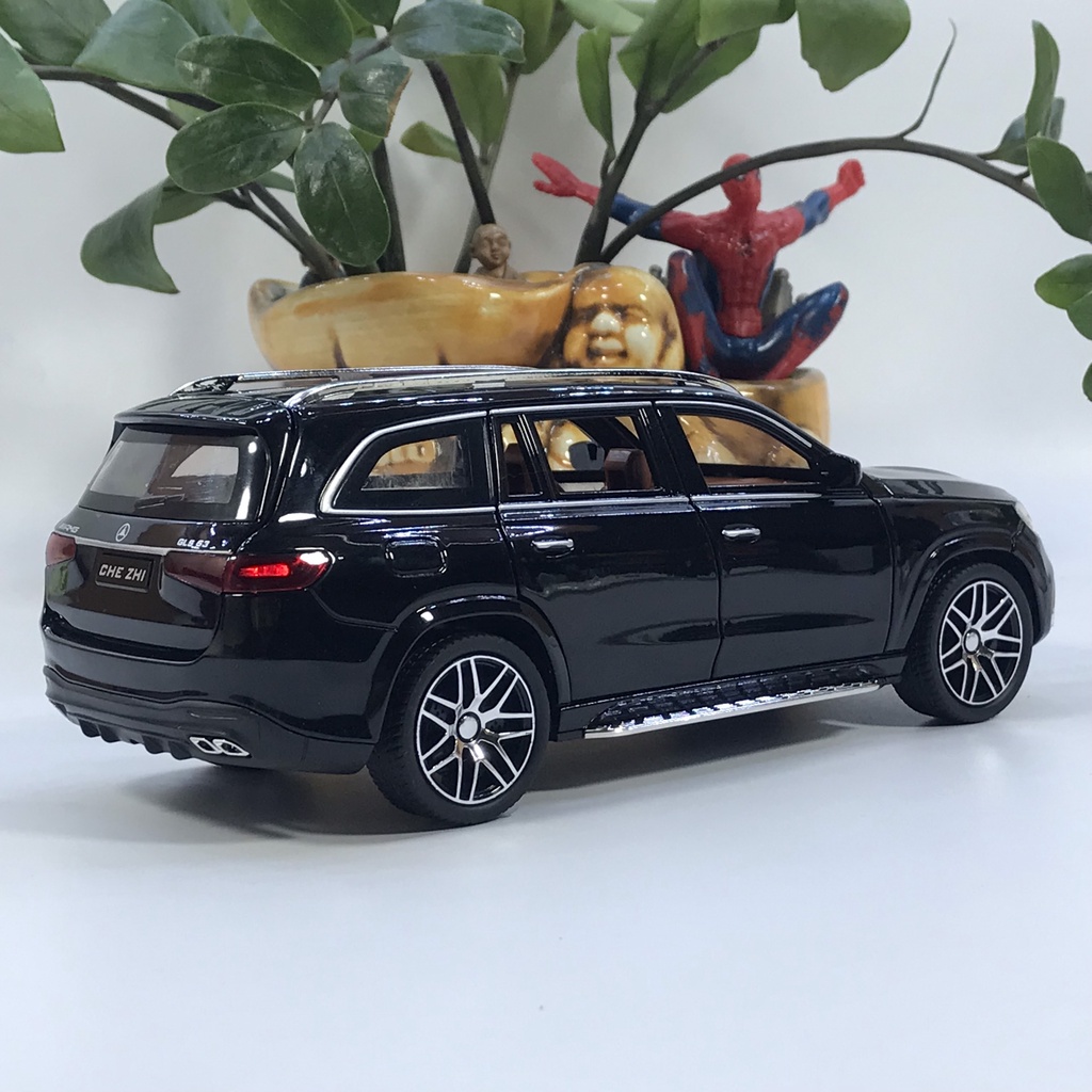 Mô hình xe ô tô Mercedes Benz GLS 63 tỷ lệ 1:24